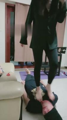 【潇潇女主】圈养狗奴被完虐 bf15595