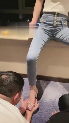 【简一】御姐范高跟凉鞋踩踏羞辱 bf15585