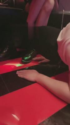 【漫漫】姐妹花ktv玩弄双狗【双视角版】 bf15543