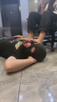 【精神小妹】欣素人尝试踩/深喉 bf15533