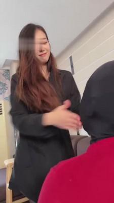 【二宝】素人模特黑丝高跟踩虐 bf15243