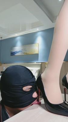 【柠檬大大】高跟鞋踩虐碾压狗舌头 bf15215