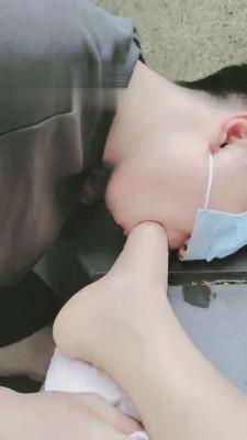 【妮蔻】户外狗舔脏鞋吃船袜【完整版】 bf15185