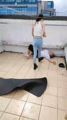 【暴力美学s】天台楼梯野外训练贱狗 bf15173