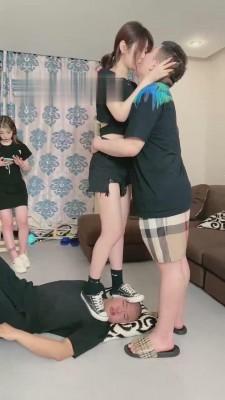 【领主老大】情侣主脚下绿帽狗 bf14959