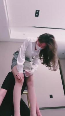 【禾末】家奴丝袜玉足驯化 bf14921