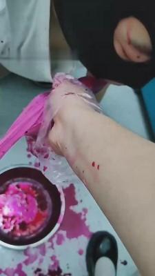 【苏可儿】用脚和圣水混合给狗喝 bf14874