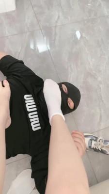 【容s】学生妹白袜裸足羞辱舔脚【完整版】 bf12846