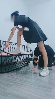 【晨沐】可爱学生S运动白袜羞辱 bf14709