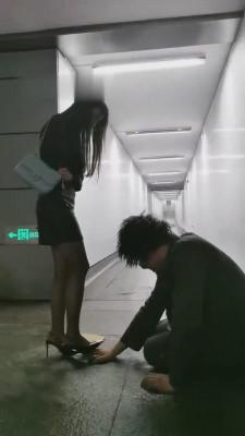 【樱桃大大】户外乞丐被富家女羞辱 bf14735