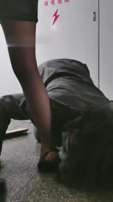 【樱桃大大】户外乞丐被富家女羞辱 bf14735