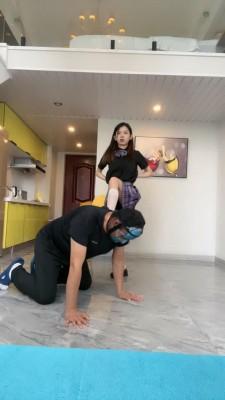 【樱木花椒】JK裙学生妹踢裆 bf14639