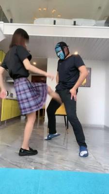 【樱木花椒】JK裙学生妹踢裆 bf14639