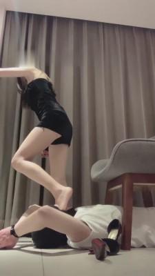 【宝爷】暴力-高跟全体重踩踏 bf14689