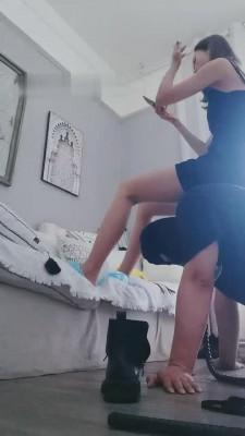 【羽薇S】酒吧陪酒小妹做S调教 bf14511