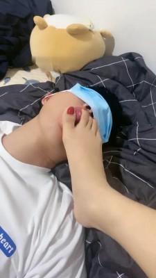 【莉宝儿】恋足耳光场 bf14438