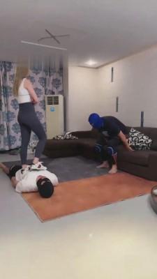 【二宝】给素人姐妹表演一下做S bf14426