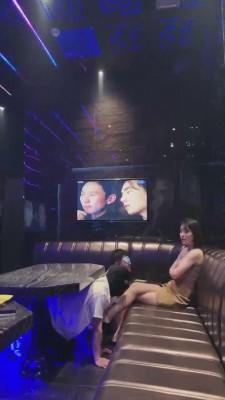 【简一】KTV惩罚跑骚下贱奴 bf14425