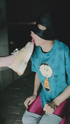 【彤彤】户外实录-舔脏鞋 bf14232