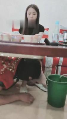 【美帝】伺候用餐后强迫吃狗粮 bf14201