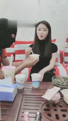 【美帝】伺候用餐后强迫吃狗粮 bf14201