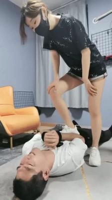 【如意】跑腿小哥被抓现场 bf14152