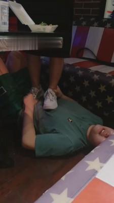 【颜汐】夜跑后小白鞋KTV羞辱双奴 bf14162