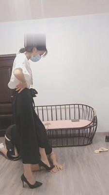 【欣主子】斯文小姐姐高跟蹂躏狗奴 bf14124
