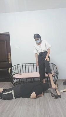 【欣主子】斯文小姐姐高跟蹂躏狗奴 bf14124