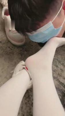 【橘子没熟】强迫偷袜子学弟做狗 bf14111