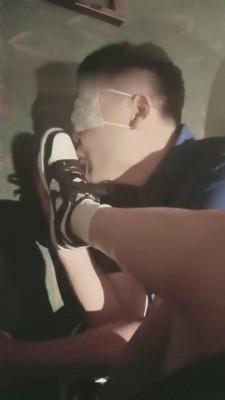 【00小主十言】AJ鞋白袜羞辱全家/浓痰吐脸 bf14068