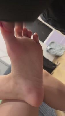 【莉莉安大人】恋足口水怒骂贱货 bf14050