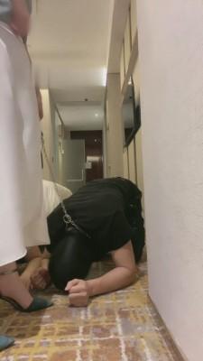 【漫漫s】极致羞辱-妈妈出差回家喂两儿子 bf14064