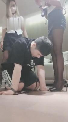 【梓晨】双S强制sp+滴蜡+踩踏【双视角版】 bf13978