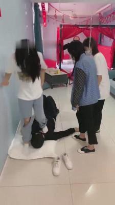 【精神小妹S】三姐妹踩踏系列 bf14021