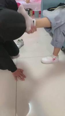 【精神小妹S】三姐妹踩踏系列 bf14021