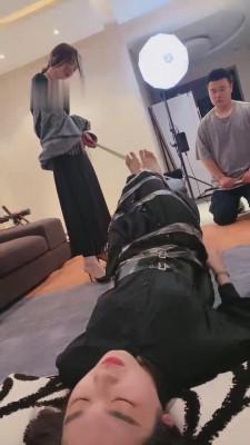 【领主老大】极限虐待素人母畜+奴下奴 bf14056