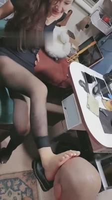 【如意】街头逮住猥琐大叔 bf13980