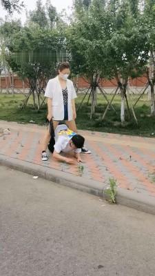 【语晴】户外车上裸足戏双奴 bf13906