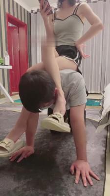 【骨精精】裸足踩踏食物喂食 bf13827