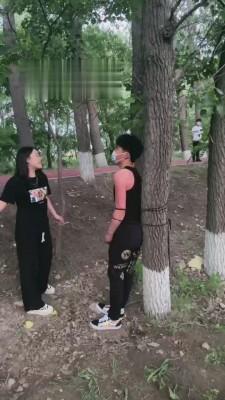 【逗逗】户外抓住偷拍狂惩罚虐 bf13809