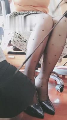 【心甜夫妻】黑丝高跟脚下犯贱奴 bf13795