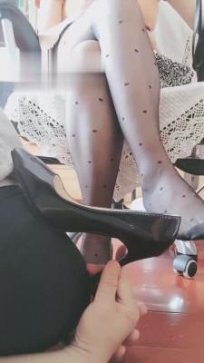 【心甜夫妻】黑丝高跟脚下犯贱奴 bf13795