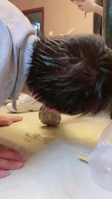 【骨精精】伺候主人吃鞋底碾压食物 bf13791