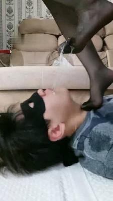 【傲柔】黑丝裸足深喉到吐 bf13788