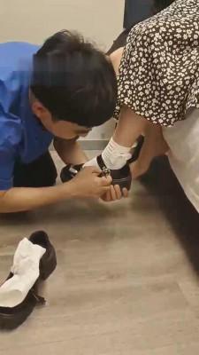 【小猫咪】带素人闺蜜酒店调男友【双视角版】 bf13755