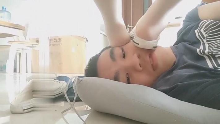 【雷大哥】素人学生无意识踩 bf13673