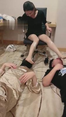 【狗哥】带上素人朋友一起跪下做狗 bf13695