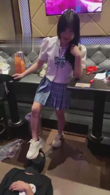 【瑶酱】高中生KTV调教男友 bf13578