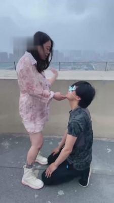 【逗逗】天台脏鞋踩踏喂食 bf13627